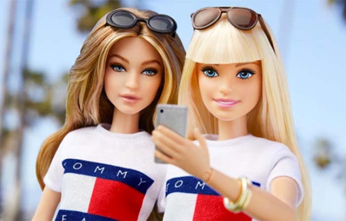 Ejemplos de cobranding entre marcas: Tommy Hilfiger y Barbie